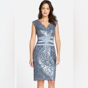 Beautiful Tadashi Shoji dress size 4P A10